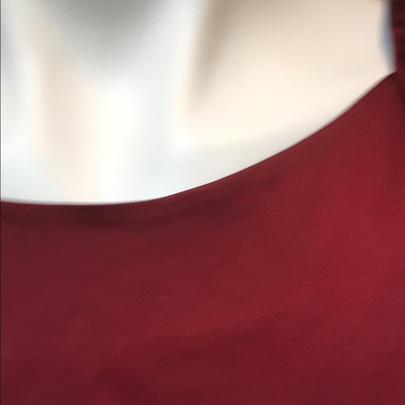 Wine colored form fitting dress - Picture 5 of 16